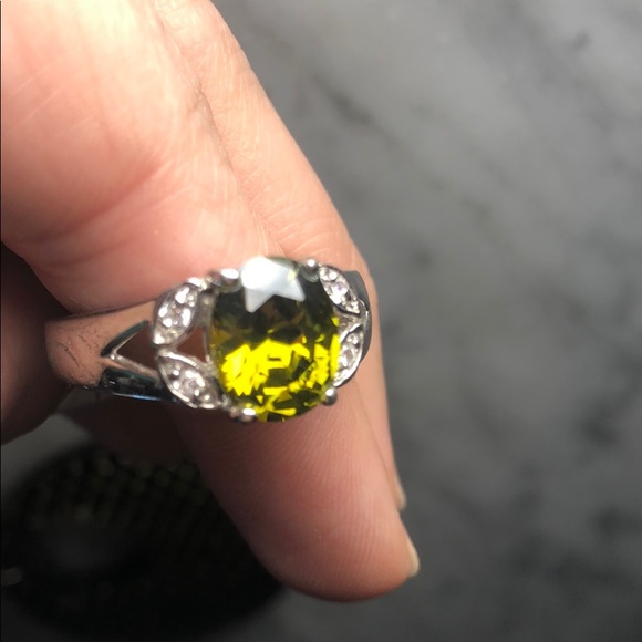 Light Green ring - Picture 8 of 8